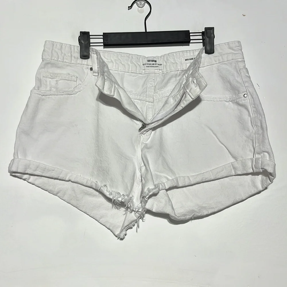 Cotton On Mid Rise Saturday White Cuffed Denim Shorts Size 8